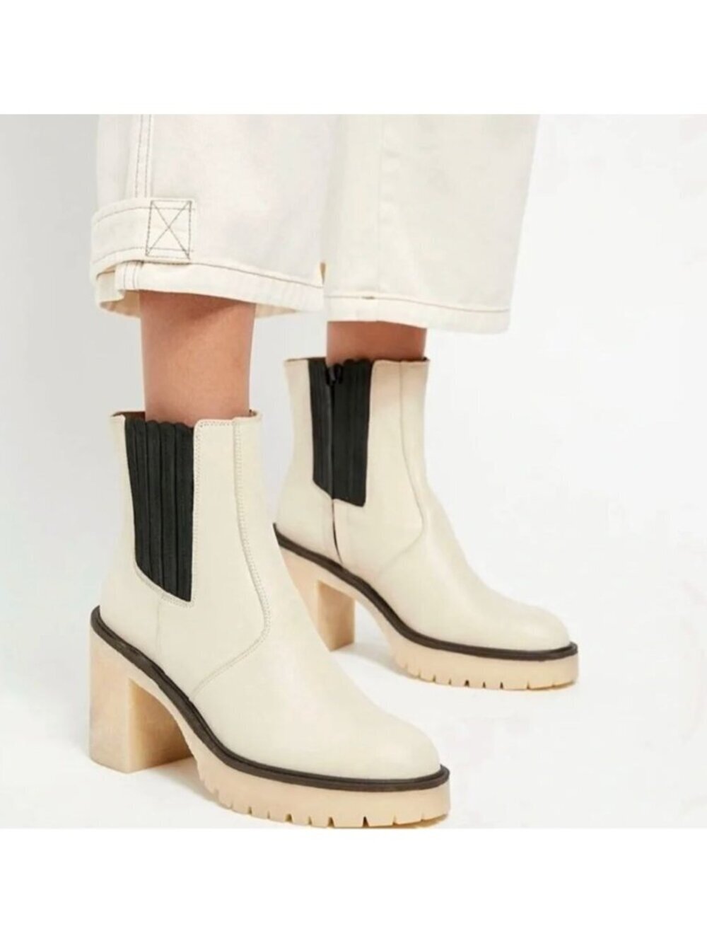 Free People James Chelsea Boot in White With Thick Lug Sole Size EU 38